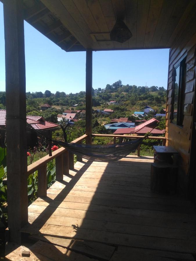 Banlung Happy Bungalow & Trekking מראה חיצוני תמונה